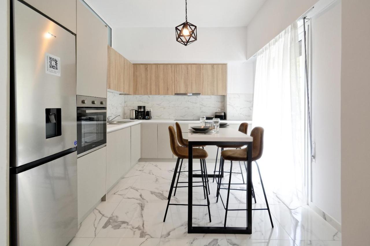 Elegant Big Apartment In Athens Center With Balcony Kültér fotó