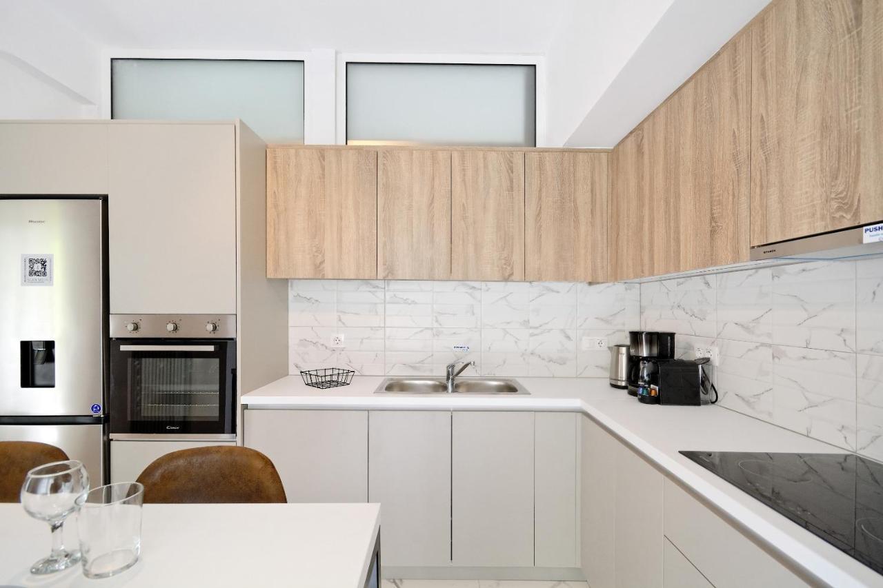 Elegant Big Apartment In Athens Center With Balcony Kültér fotó