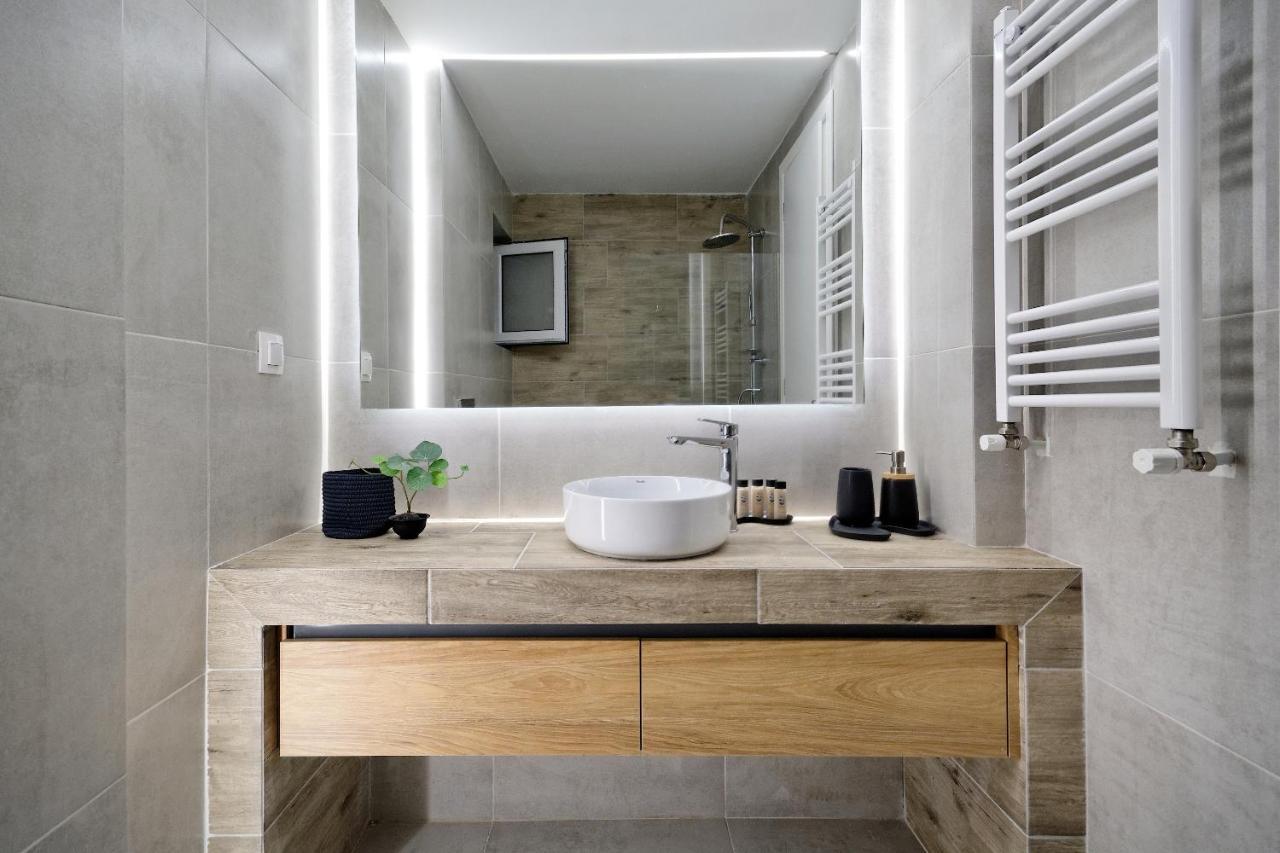 Elegant Big Apartment In Athens Center With Balcony Kültér fotó