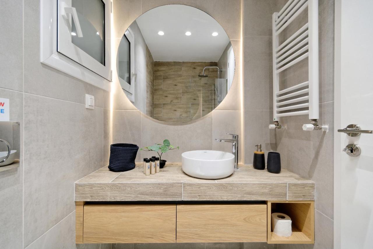 Elegant Big Apartment In Athens Center With Balcony Kültér fotó